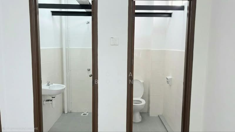 Shop / Office for Sale in Taman Kota Laksamana (Melaka City) - Alvin Chan Kai Boon - Bathroom - PropertyGuru.com.my