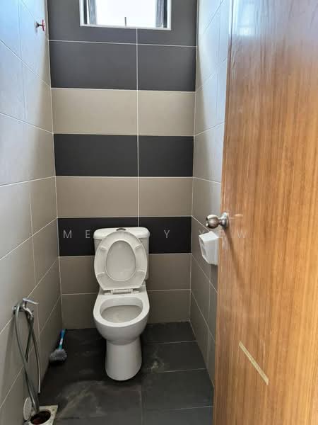 Factory for Rent in Gelang Patah (Johor) - Melody Yew - Bathroom - PropertyGuru.com.my