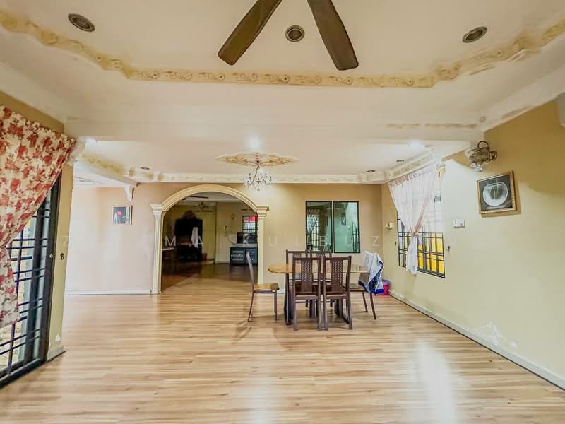 Taman Banting Baru untuk Untuk Dijual - RM 470,000, Mac 2026 - Living Room - PropertyGuru.com.my