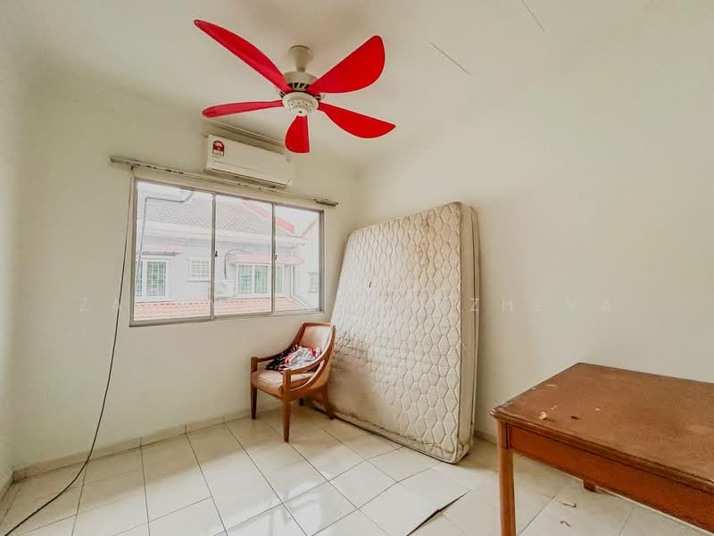 2-storey Terraced House for Sale in Taman Sutera (Kajang) - Zarema Kulbuzheva - Bedroom - PropertyGuru.com.my