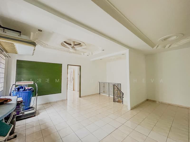 2-storey Terraced House for Sale in Taman Sutera (Kajang) - Zarema Kulbuzheva - Living Room - PropertyGuru.com.my