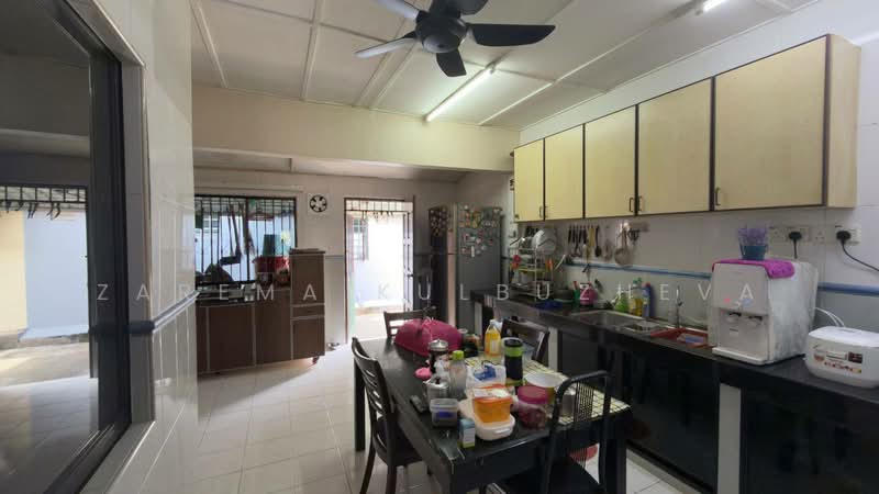 Bandar Kinrara Seksyen 2 untuk Untuk Dijual - RM 500,000, Mac 2026 - Kitchen - PropertyGuru.com.my