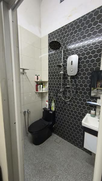 Bandar Kinrara Seksyen 2 untuk Untuk Dijual - RM 500,000, Mac 2026 - Bathroom - PropertyGuru.com.my