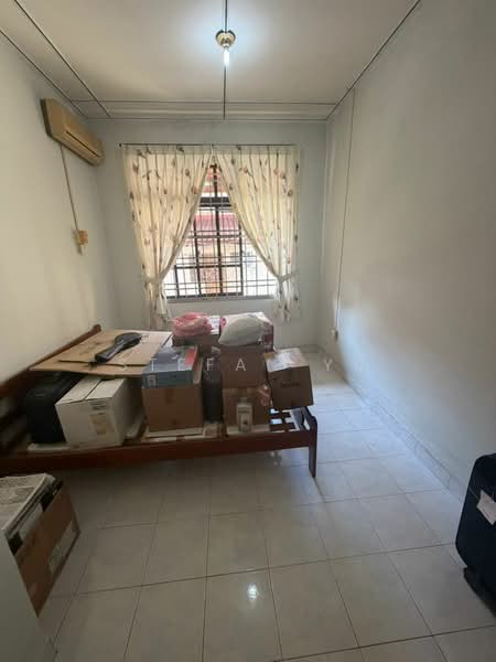 1.5-storey Terraced House for Sale in Ulu Tiram (Johor) - Stefan Yu - Bedroom - PropertyGuru.com.my