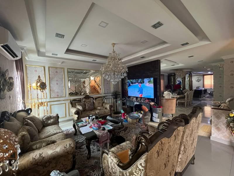 Bungalow for Sale in Klang (Selangor) - Reena Sarif - Living Room - PropertyGuru.com.my