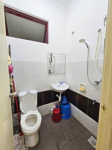 2-storey Terraced House for Sale in Taman Mutiara Rini (Skudai) - Loong Hing Liong - Bathroom - PropertyGuru.com.my