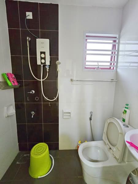 2-storey Terraced House for Sale in Taman Mutiara Rini (Skudai) - Loong Hing Liong - Bathroom - PropertyGuru.com.my
