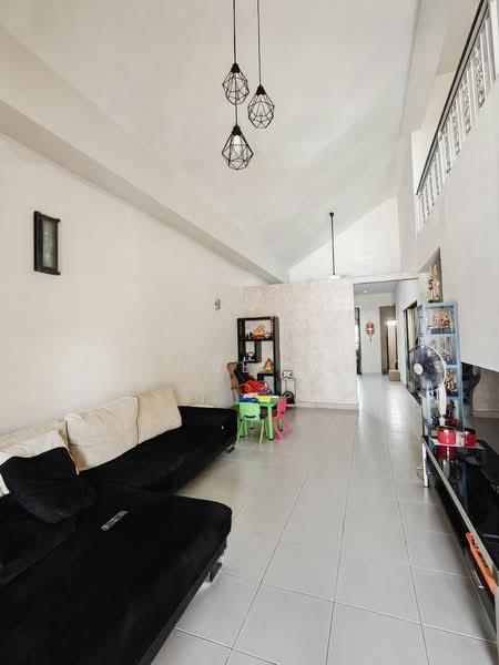 1.5-storey Terraced House for Sale in Johor Bahru (Johor) - JOANNE YONG - Living Room - PropertyGuru.com.my