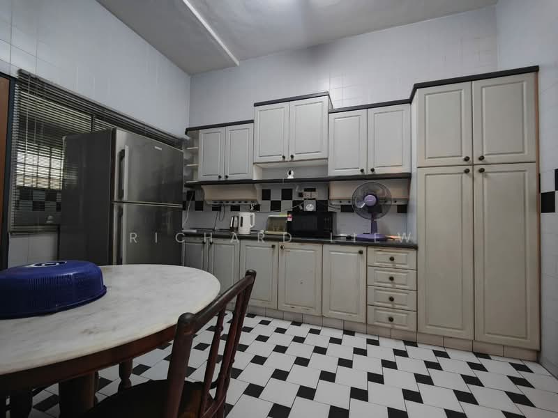 2-storey Terraced House for Sale in SS 21, Damansara Utama (Petaling Jaya) - Richard Liew - Kitchen - PropertyGuru.com.my