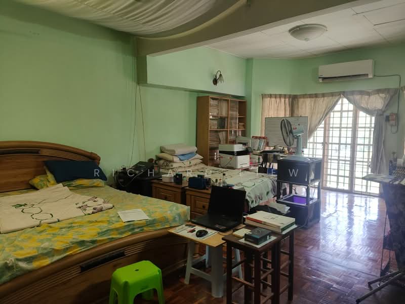 Damansara Jaya untuk Untuk Dijual - RM 1,200,000, Mac 2026 - Bedroom - PropertyGuru.com.my