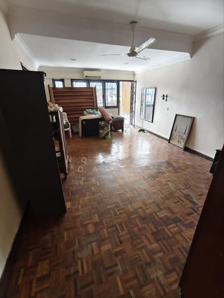 3.5-storey Terraced House for Sale in Ampang Jaya (Ampang) - Noraini Dahan - Living Room - PropertyGuru.com.my
