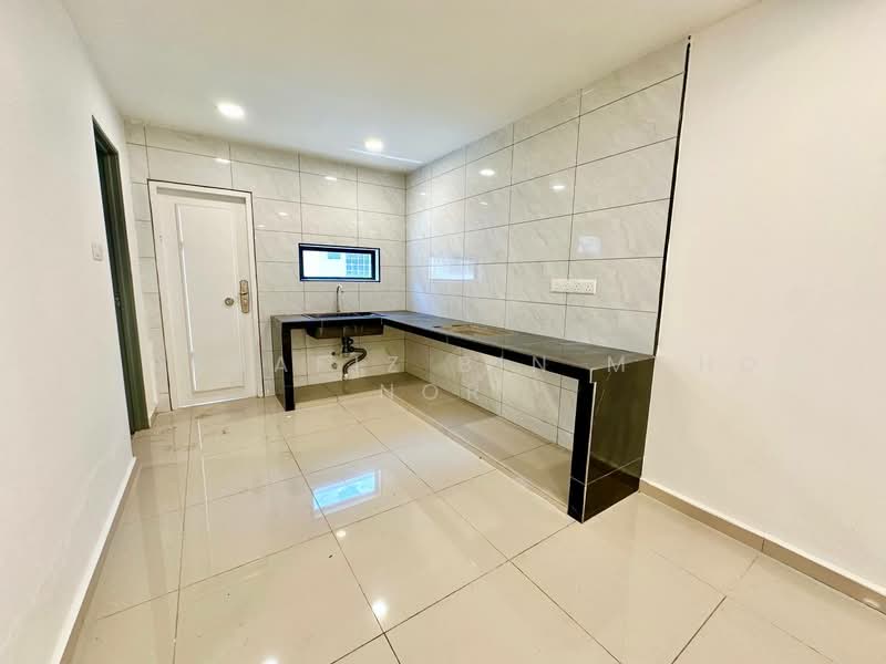Townhouse for Sale in Taman Klang Utama (Kapar) - Norhafiz Bin Mohd Nor - Kitchen - PropertyGuru.com.my