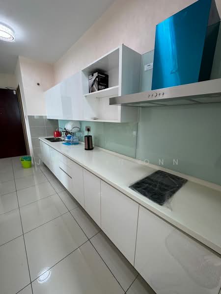 Service Residence for Sale at 8Scape Residence @ Sutera - Jocelyn Onn - Kitchen - PropertyGuru.com.my