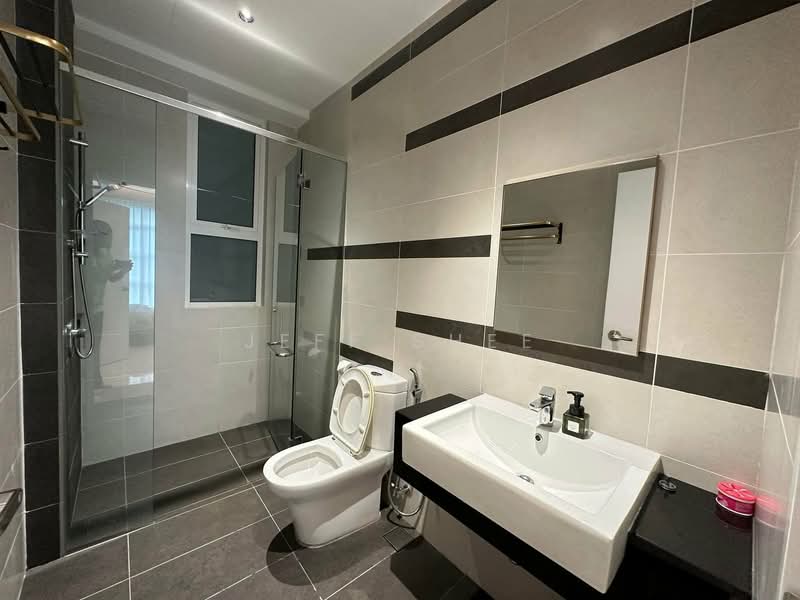 Condominium for Rent at D'Suites, Horizon Hills - Jeff Shee - Bathroom - PropertyGuru.com.my