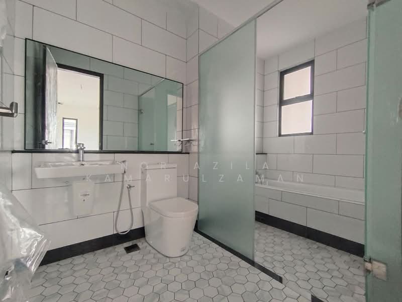 City of Elmina : Hevea untuk Untuk Dijual - RM 2,000,000, Mac 2026 - Bathroom - PropertyGuru.com.my