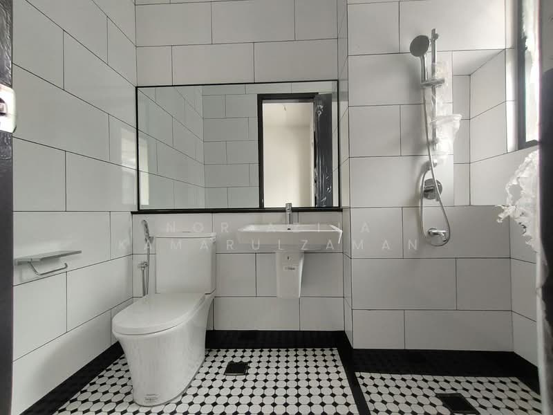 City of Elmina : Hevea untuk Untuk Dijual - RM 2,000,000, Mac 2026 - Bathroom - PropertyGuru.com.my