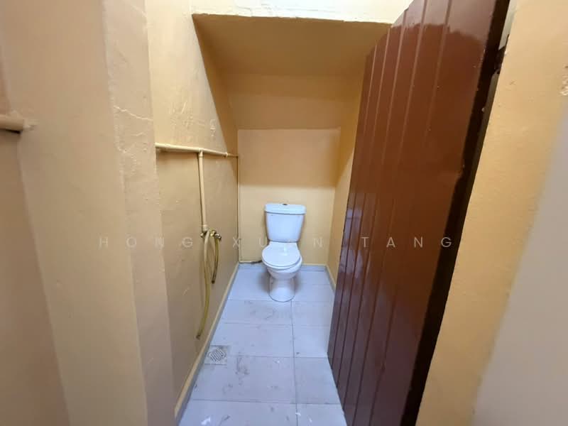2-storey Terraced House for Rent in Taman Johor Jaya (Johor Bahru) - Hong Xuan Tang - Bathroom - PropertyGuru.com.my