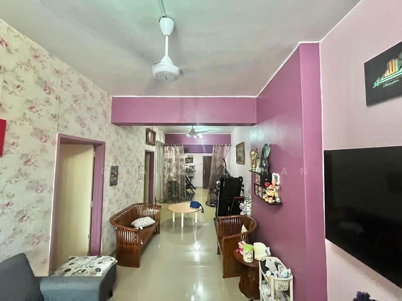 Kepong Sentral Condominium untuk Untuk Dijual - RM 270,000, Mac 2026 - Living Room - PropertyGuru.com.my