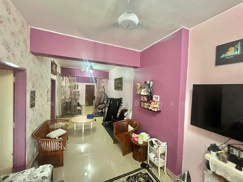 Kepong Sentral Condominium untuk Untuk Dijual - RM 270,000, Mac 2026 - Living Room - PropertyGuru.com.my