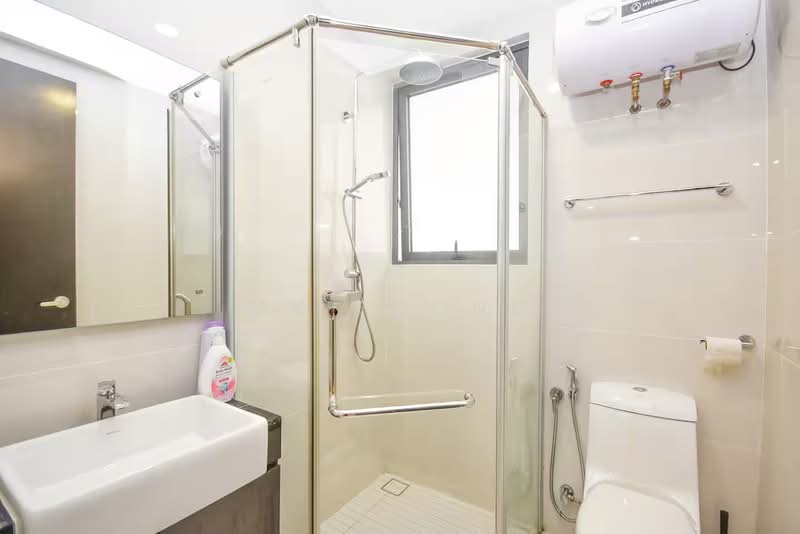 Condominium for Rent at Bay Point @ Country Garden Danga Bay - MK Foong - Bathroom - PropertyGuru.com.my