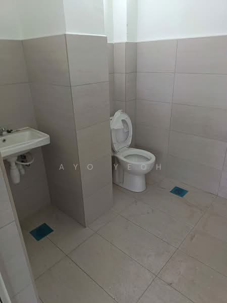 Terrace Factory for Rent in Kajang (Selangor) - Ayo Yeoh - Bathroom - PropertyGuru.com.my