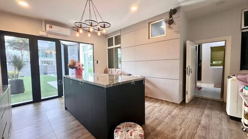 Cluster House for Sale in Mutiara Rini (Skudai) - DIDIE FARHAN - Kitchen - PropertyGuru.com.my