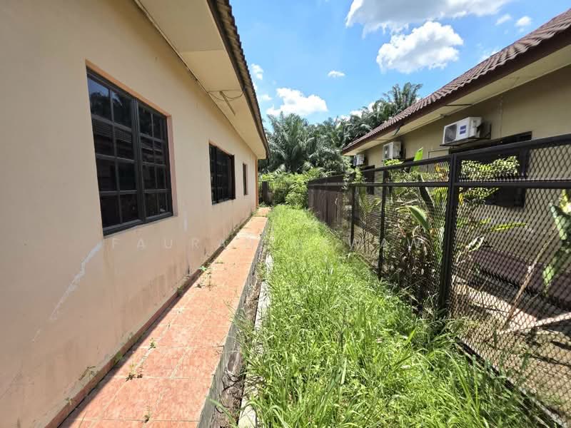 Bungalow for Sale in Sungai Buloh (Selangor) - Fauran Nawawi - PropertyGuru.com.my