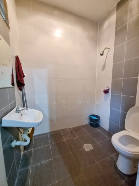 2-storey Terraced House for Sale in Puchong Utama (Seksyen 10) (Puchong) - Evan Goh - Bathroom - PropertyGuru.com.my