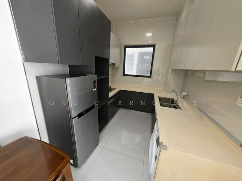 Royal Strand @ Country Garden Danga Bay untuk Untuk Disewa - RM 2,200 /bulan, Mac 2026 - Kitchen - PropertyGuru.com.my