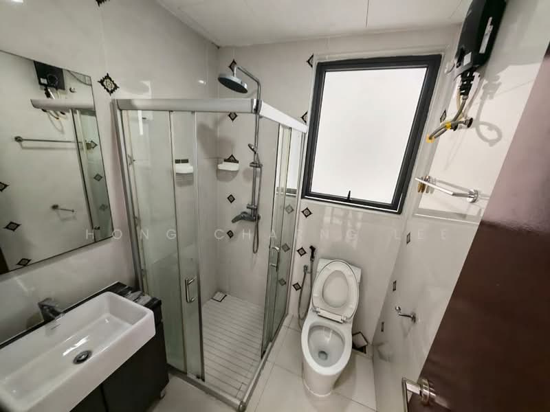 Royal Strand @ Country Garden Danga Bay untuk Untuk Disewa - RM 2,200 /bulan, Mac 2026 - Bathroom - PropertyGuru.com.my