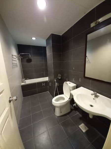 Kinta Riverfront Hotel & Suites untuk Untuk Disewa - RM 1,800 /bulan, Mac 2026 - Bathroom - PropertyGuru.com.my