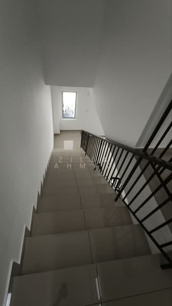 Rumah Teres 2 Tingkat untuk Disewa di Sepang (Selangor) - Zilla Ahmad - Corridor - PropertyGuru.com.my