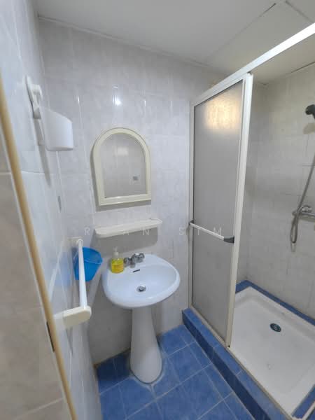 Gold Coast Resort Condominium untuk Untuk Disewa - RM 2,200 /bulan, Mac 2026 - Bathroom - PropertyGuru.com.my