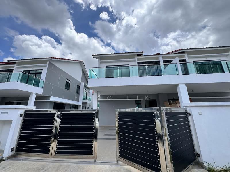 Cluster House for Sale in Taman Mount Austin (Tebrau) - Fong Lik - Exterior - PropertyGuru.com.my