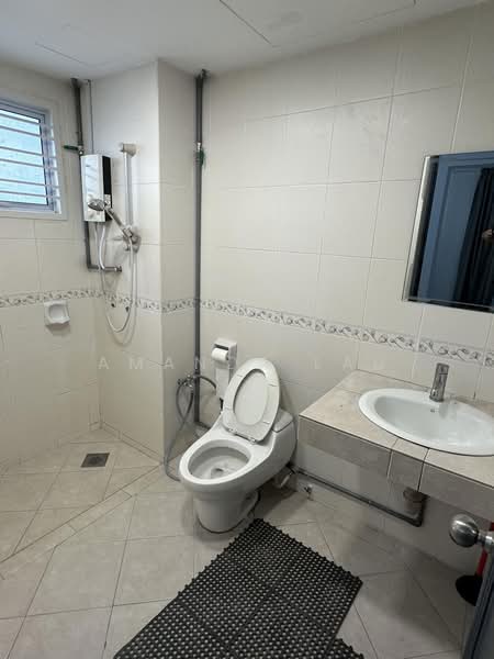 Kondominium untuk Disewa di Aseana Puteri - Amanda Lau - Master Bathroom - PropertyGuru.com.my