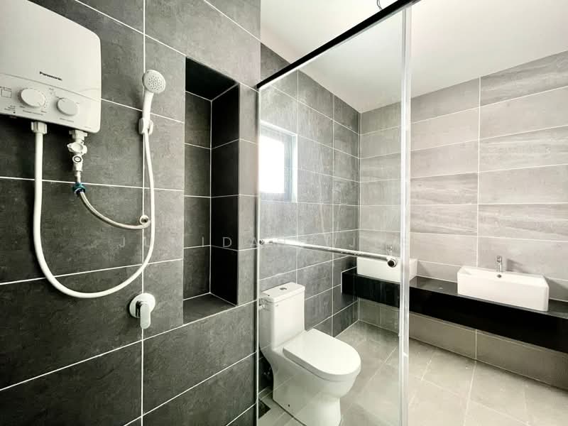 2-storey Terraced House for Sale in Cyberjaya (Selangor) - JUMIDAH (JUE) - Bathroom - PropertyGuru.com.my