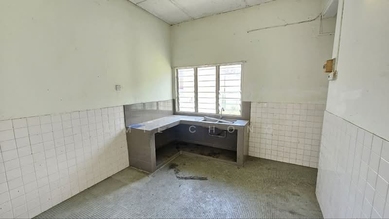 Jalan Kuala Kangsar Freehold Double Storey End Lot For Sale untuk Untuk Dijual - RM 350,000, Mac 2026 - PropertyGuru.com.my