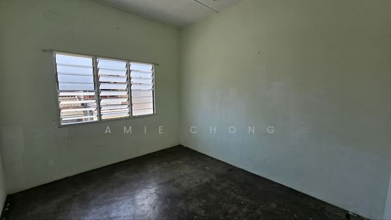 Jalan Kuala Kangsar Freehold Double Storey End Lot For Sale untuk Untuk Dijual - RM 350,000, Mac 2026 - PropertyGuru.com.my