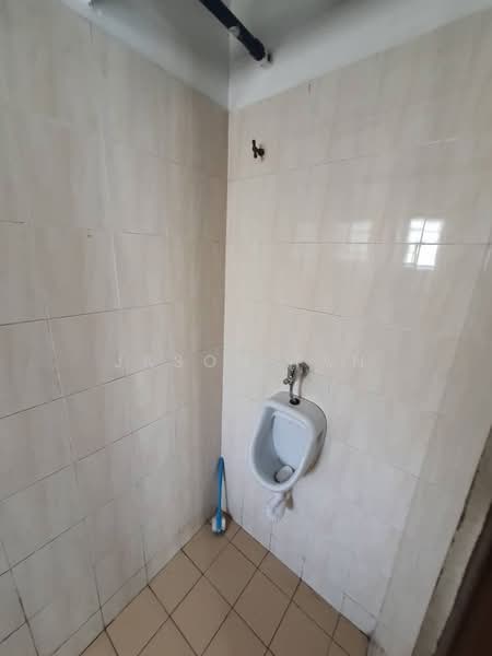 Taman Puncak Jalil PUJ 3 [ TINGKAT1 20X70 EMPTYUNIT SUITABLE FOR STORAGE ] untuk Untuk Disewa - RM 1,400 /bulan, Mac 2026 - Bathroom - PropertyGuru.com.my