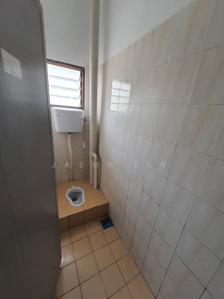Taman Puncak Jalil PUJ 3 [ TINGKAT1 20X70 EMPTYUNIT SUITABLE FOR STORAGE ] untuk Untuk Disewa - RM 1,400 /bulan, Mac 2026 - Bathroom - PropertyGuru.com.my