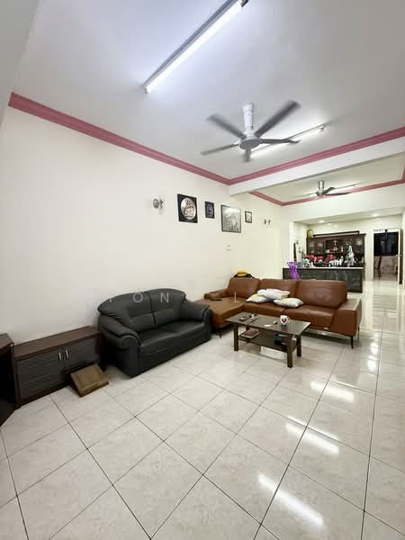 2-storey Terraced House for Sale in Taman Impian Emas (Skudai) - Fong Lik - Living Room - PropertyGuru.com.my