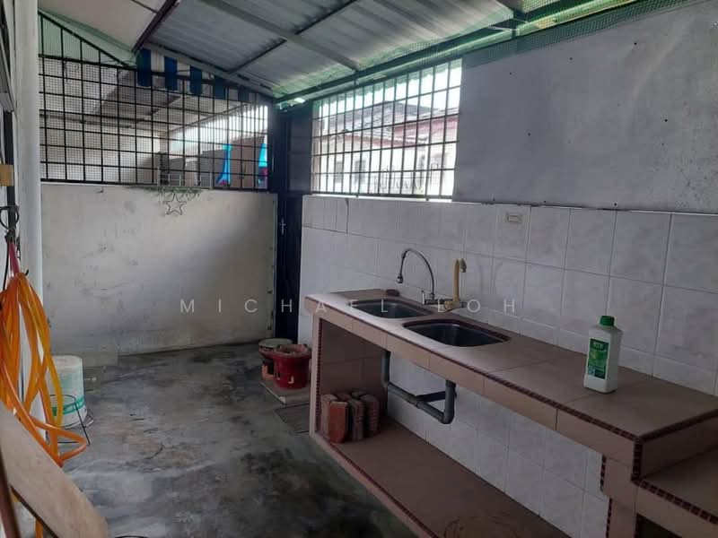 1-storey Terraced House for Sale in Taman Mewah Bercham (Ipoh) - Michael Loh - Kitchen - PropertyGuru.com.my