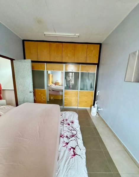 Partially Renovated & Furnished 1.5 Sty Zapin Bandar Bukit Raja Klang untuk Untuk Dijual - RM 450,000, Mac 2026 - Bedroom - PropertyGuru.com.my