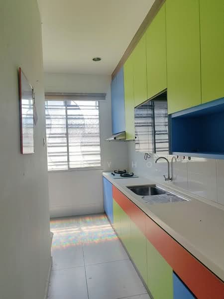 Taman Sayang Selasih untuk Untuk Dijual - RM 800,000, Mac 2026 - Kitchen - PropertyGuru.com.my