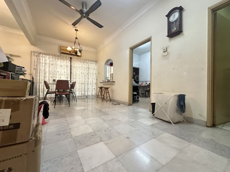 2-storey Terraced House for Sale in Bukit Jelutong (Shah Alam) - Carlson Chee - Living Room - PropertyGuru.com.my