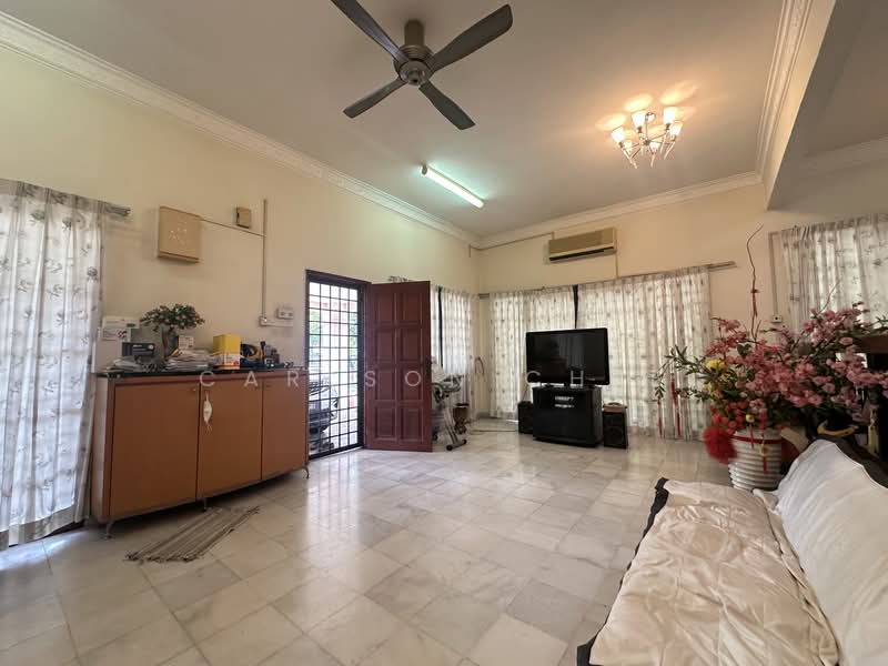 2-storey Terraced House for Sale in Bukit Jelutong (Shah Alam) - Carlson Chee - Living Room - PropertyGuru.com.my