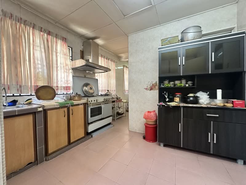 2-storey Terraced House for Sale in Bukit Jelutong (Shah Alam) - Carlson Chee - Kitchen - PropertyGuru.com.my