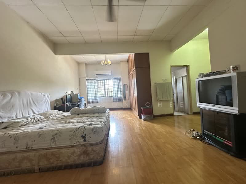 2-storey Terraced House for Sale in Bukit Jelutong (Shah Alam) - Carlson Chee - Bedroom - PropertyGuru.com.my