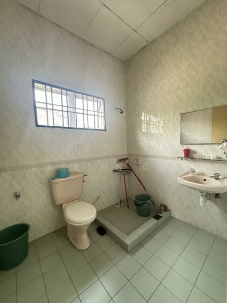 2-storey Terraced House for Sale in Bukit Jelutong (Shah Alam) - Carlson Chee - Bathroom - PropertyGuru.com.my
