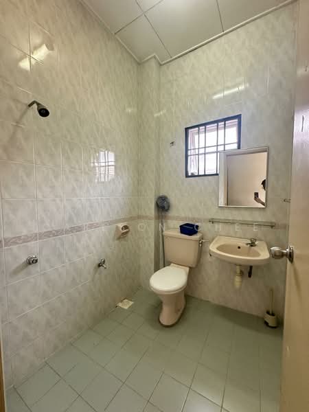 2-storey Terraced House for Sale in Bukit Jelutong (Shah Alam) - Carlson Chee - Bathroom - PropertyGuru.com.my